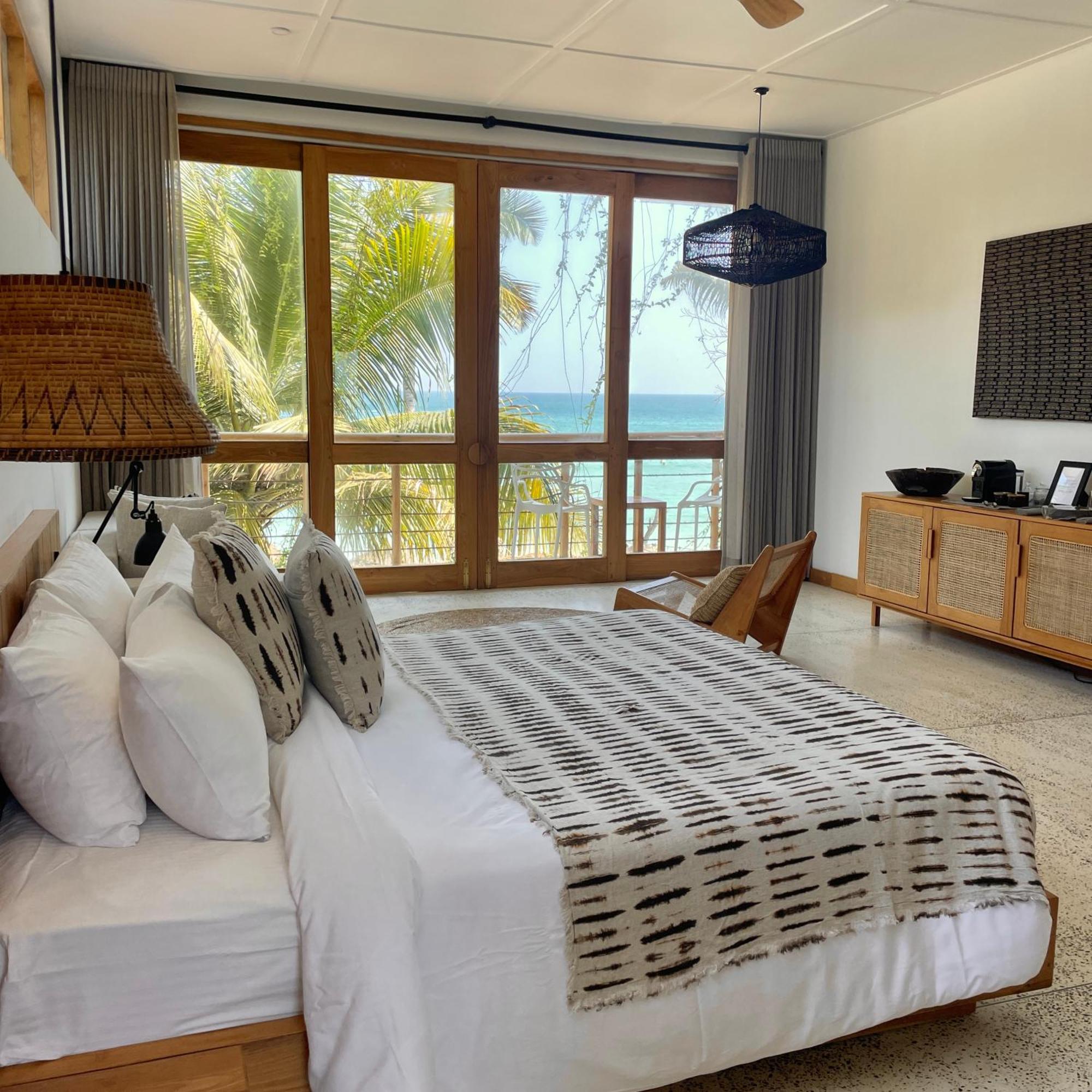 La Playa Beach Club ディックウェラ エクステリア 写真